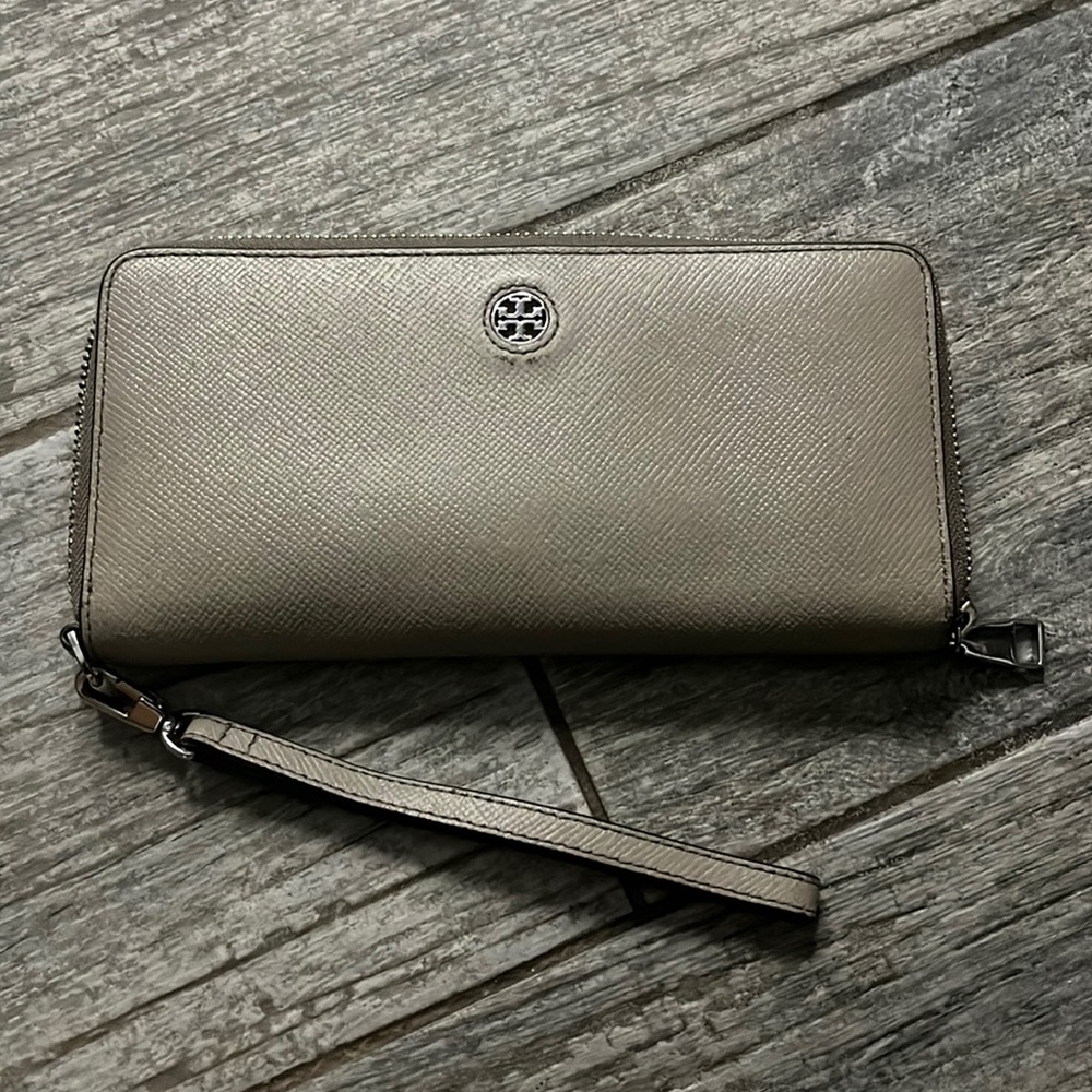 Tory Burch wallet